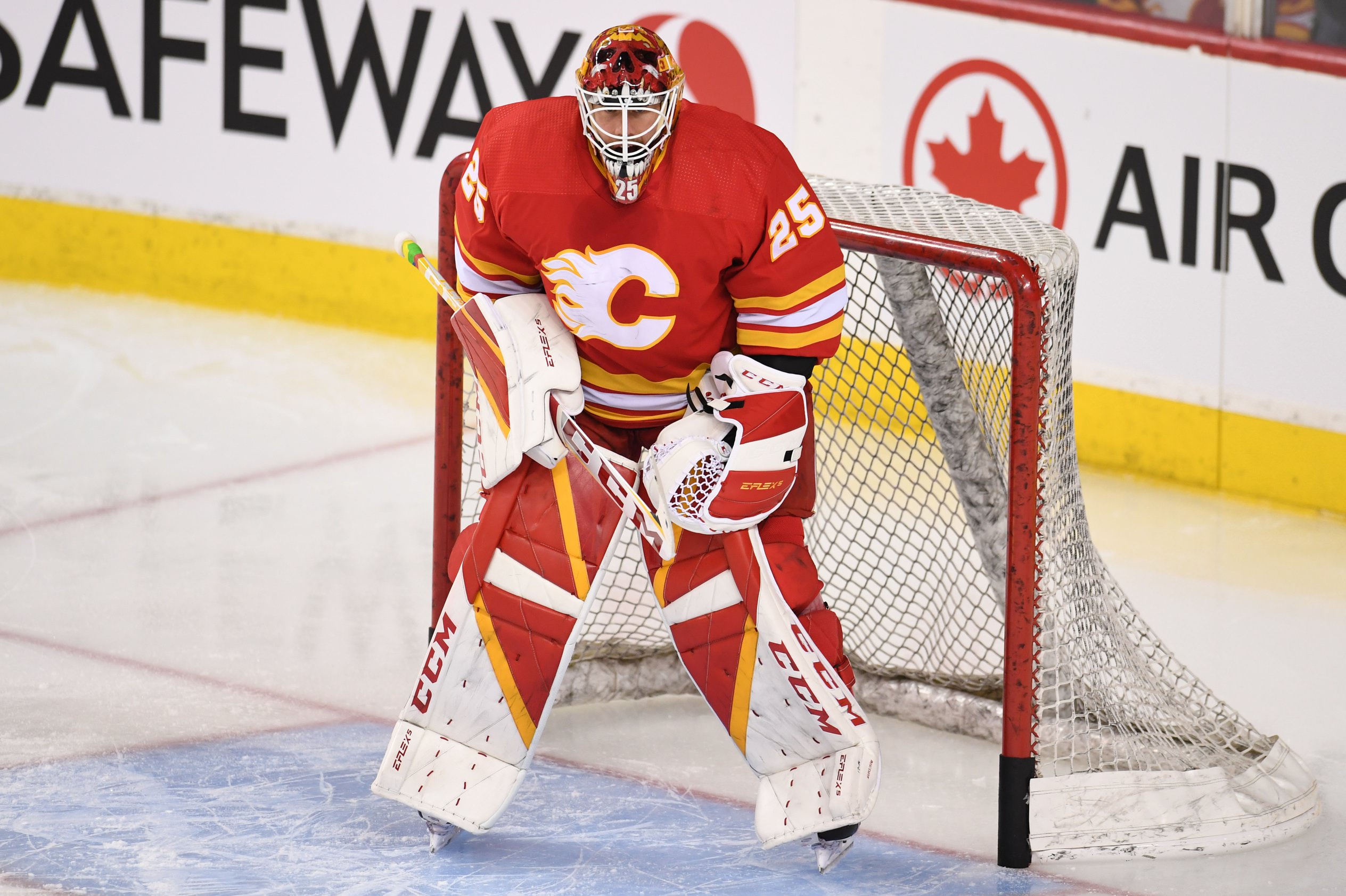 Calgary Flames goalie Jacob Markstrom (25)