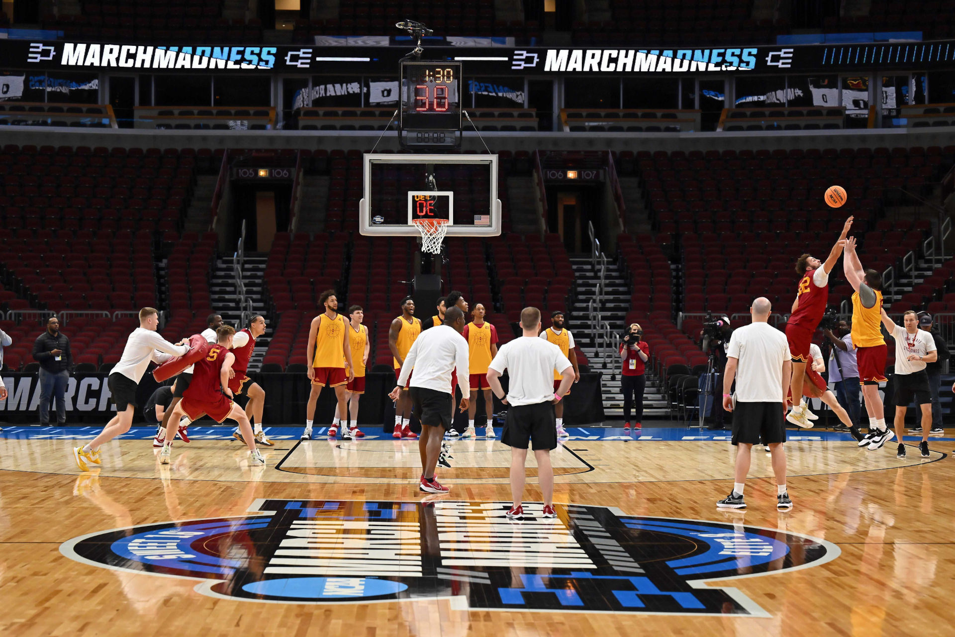Iowa State practices a rebounding drill at United Center.