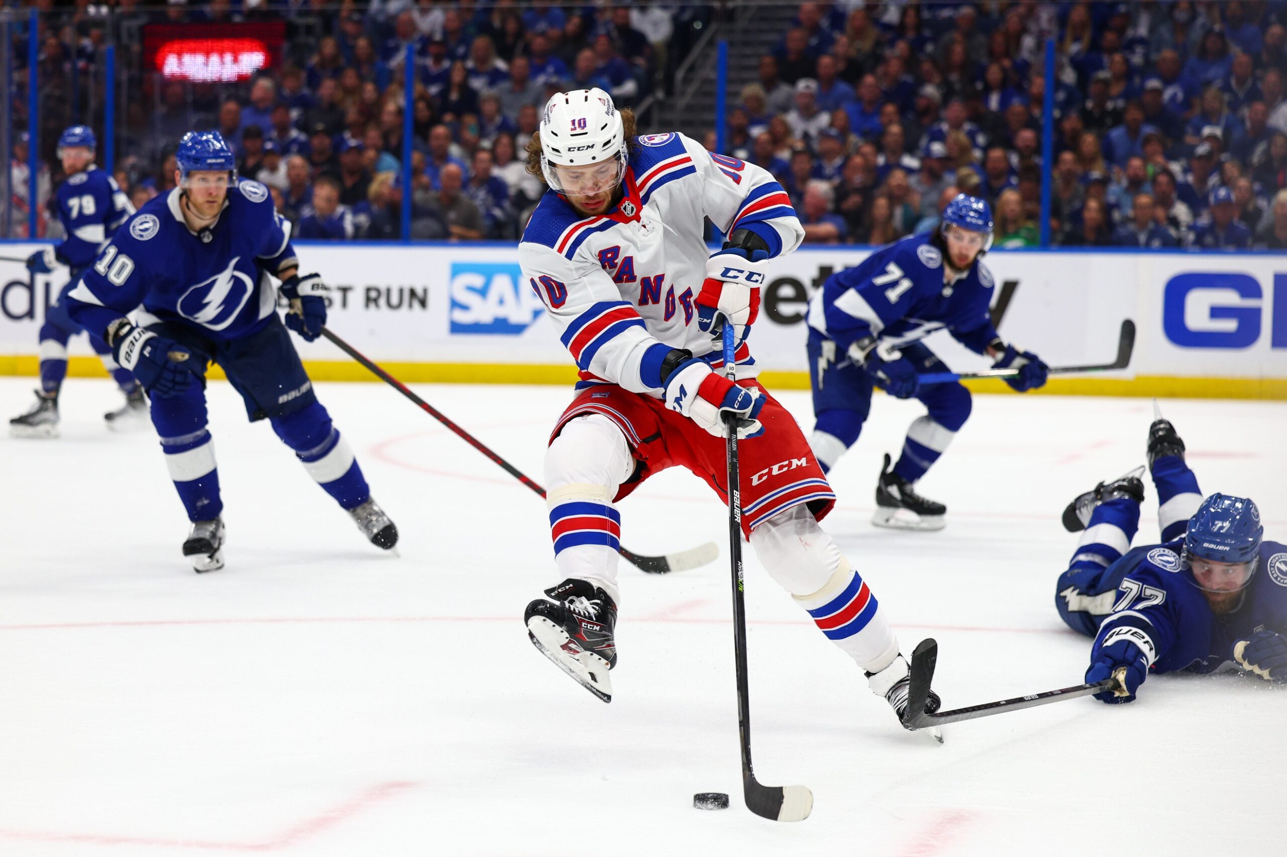 The New York Rangers will win a pivotal Game 5 against the Tampa Bay